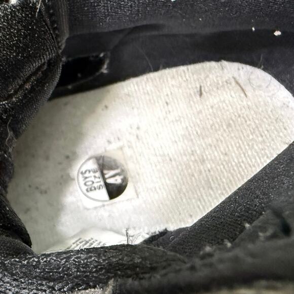 Nike Air Jordan 1 Retro High OG Black White (GS) Reverse Panda - Boys size US4 - Picture 10 of 12